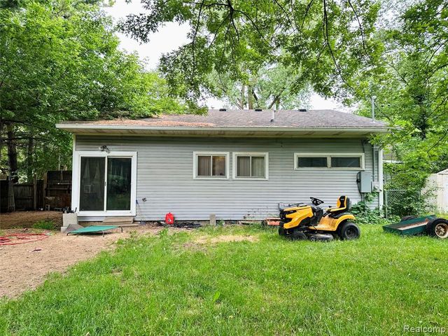3505 Bendelow Road, Rochester Hills, MI 48307