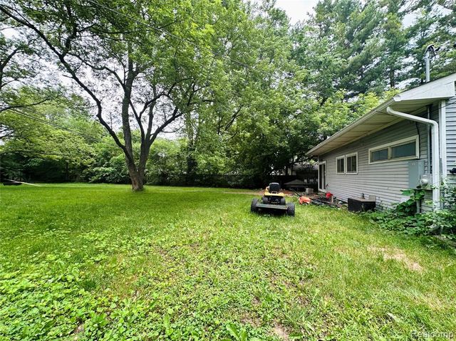 3505 Bendelow Road, Rochester Hills, MI 48307