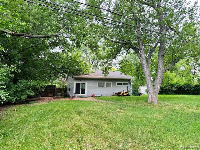 3505 Bendelow Road, Rochester Hills, MI 48307