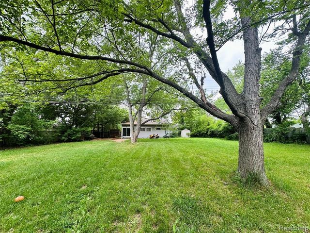 3505 Bendelow Road, Rochester Hills, MI 48307