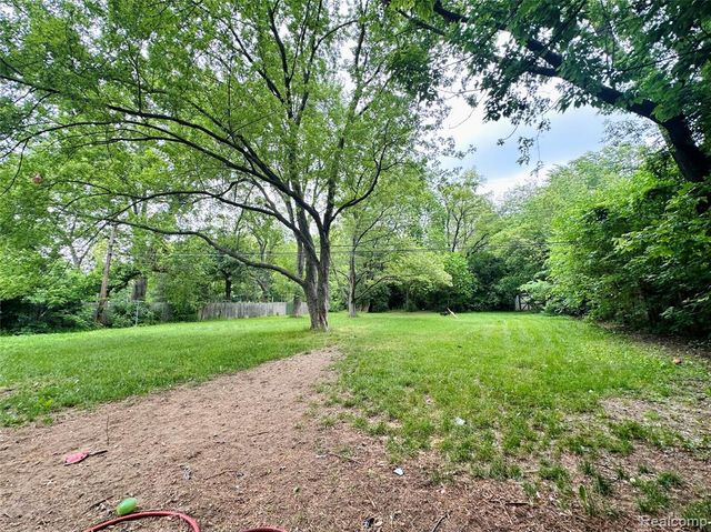 3505 Bendelow Road, Rochester Hills, MI 48307