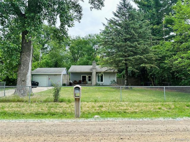 3505 Bendelow Road, Rochester Hills, MI 48307