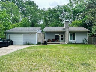 3505 Bendelow Road, Rochester Hills, MI 48307