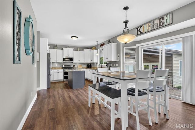 236 Victoria Park Avenue, Wentzville, MO 63385