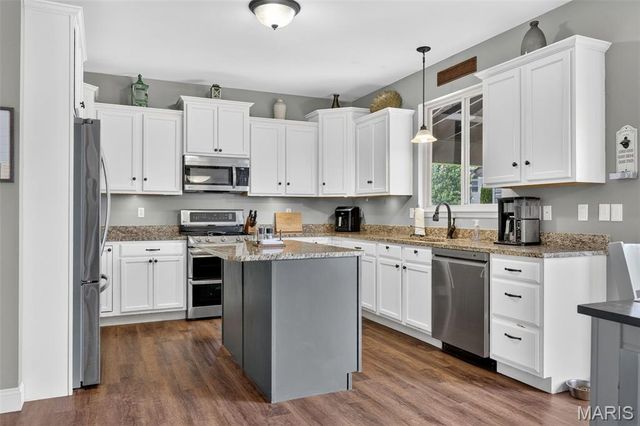 236 Victoria Park Avenue, Wentzville, MO 63385