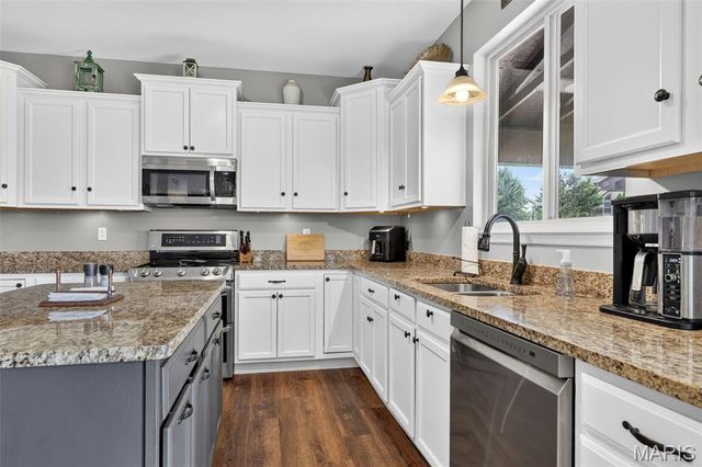 236 Victoria Park Avenue, Wentzville, MO 63385
