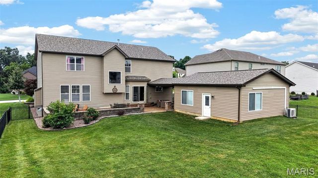 236 Victoria Park Avenue, Wentzville, MO 63385