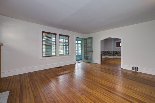 302 2ND AVE, Haddon Heights, NJ 08035