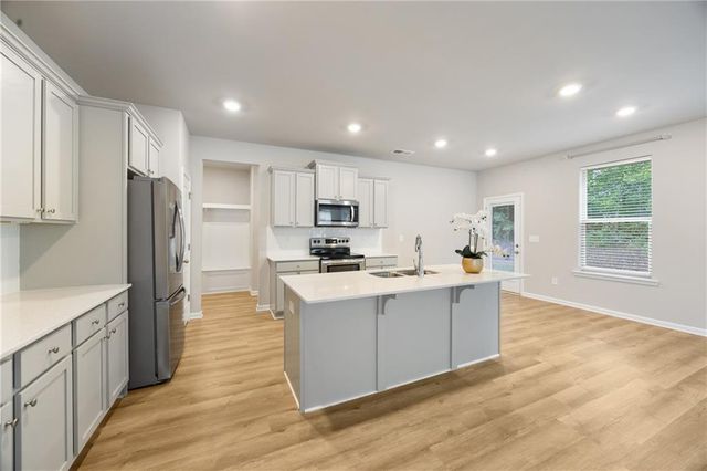 116 Cabin Way, Hampton, GA 30228