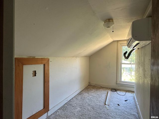 5672 Old Route 13 Road, Carterville, IL 62918