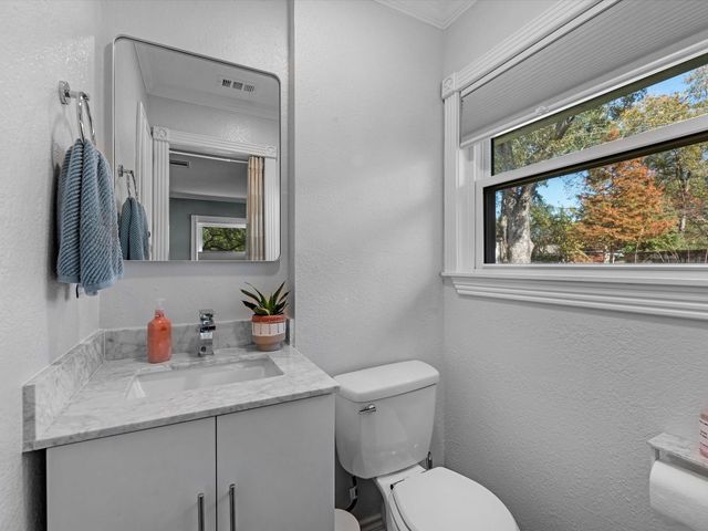 712 Barbara Street, Tomball, TX 77375