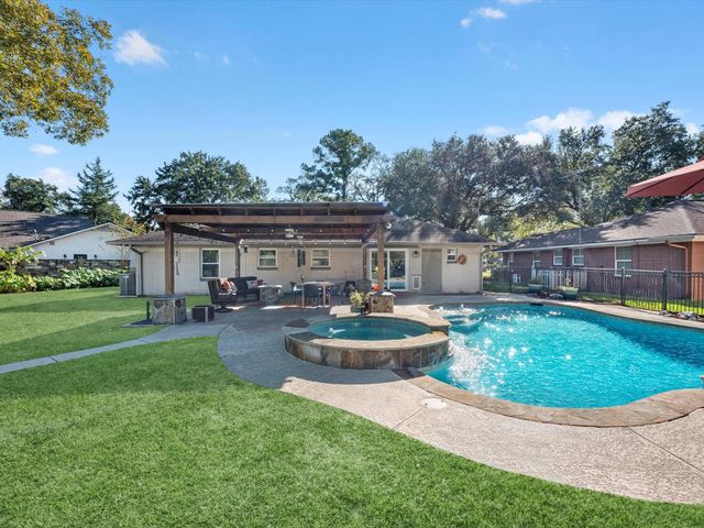 712 Barbara Street, Tomball, TX 77375