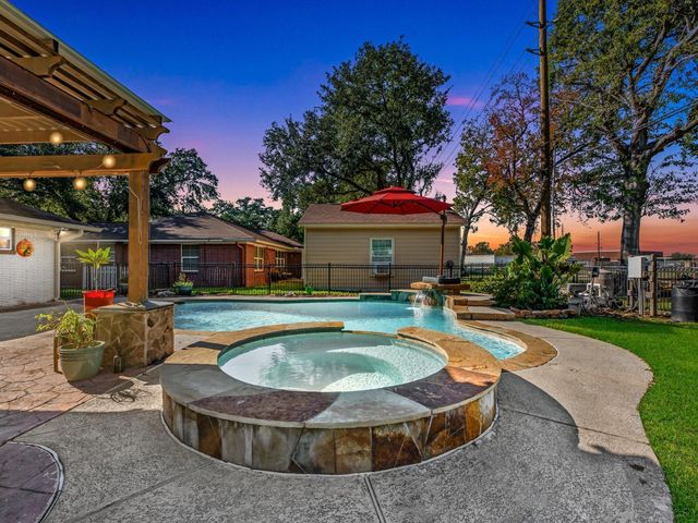 712 Barbara Street, Tomball, TX 77375
