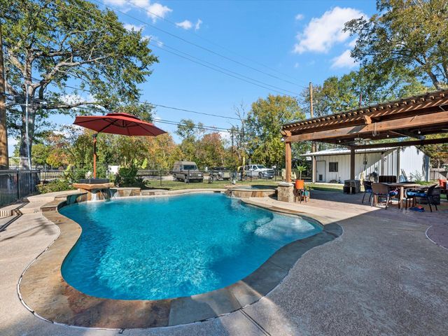 712 Barbara Street, Tomball, TX 77375