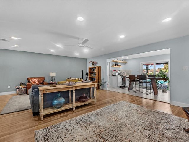 712 Barbara Street, Tomball, TX 77375