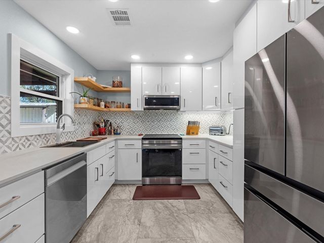 712 Barbara Street, Tomball, TX 77375