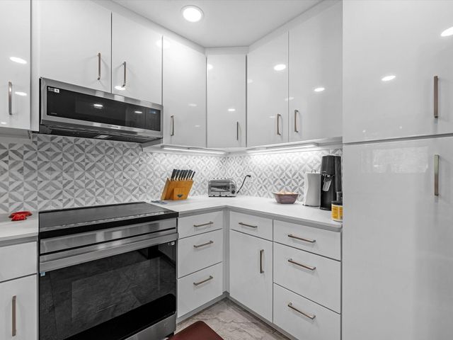 712 Barbara Street, Tomball, TX 77375