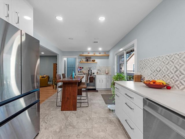 712 Barbara Street, Tomball, TX 77375