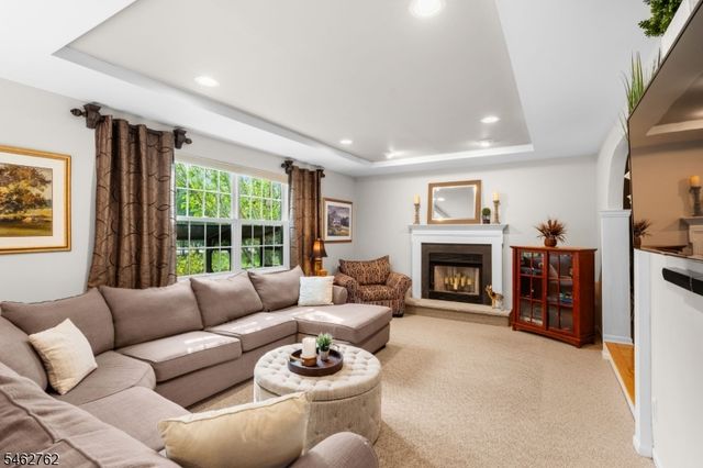 96 Carol Pl, Wayne Twp., NJ 07470