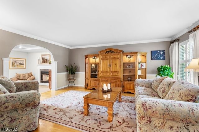 96 Carol Pl, Wayne Twp., NJ 07470
