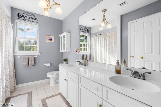 96 Carol Pl, Wayne Twp., NJ 07470