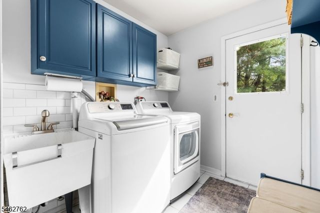 96 Carol Pl, Wayne Twp., NJ 07470
