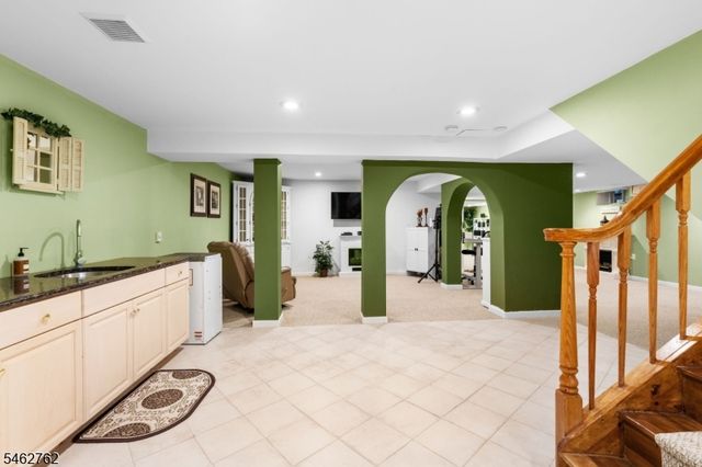 96 Carol Pl, Wayne Twp., NJ 07470