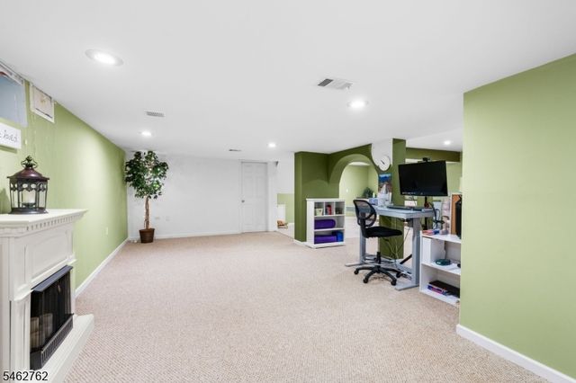 96 Carol Pl, Wayne Twp., NJ 07470