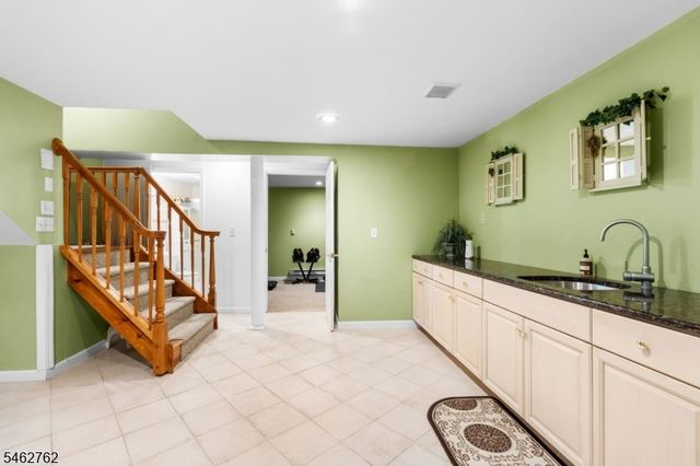 96 Carol Pl, Wayne Twp., NJ 07470