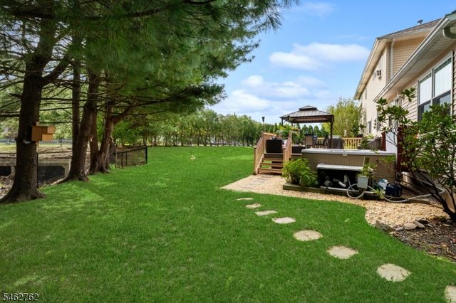 96 Carol Pl, Wayne Twp., NJ 07470
