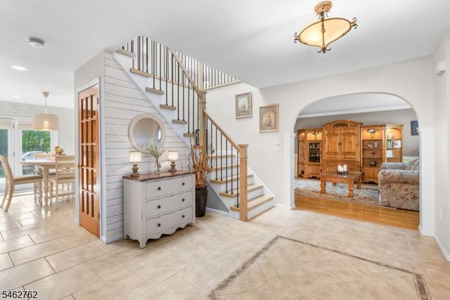 96 Carol Pl, Wayne Twp., NJ 07470