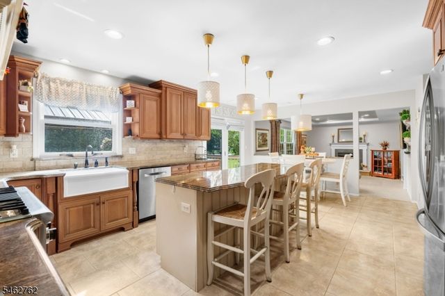 96 Carol Pl, Wayne Twp., NJ 07470