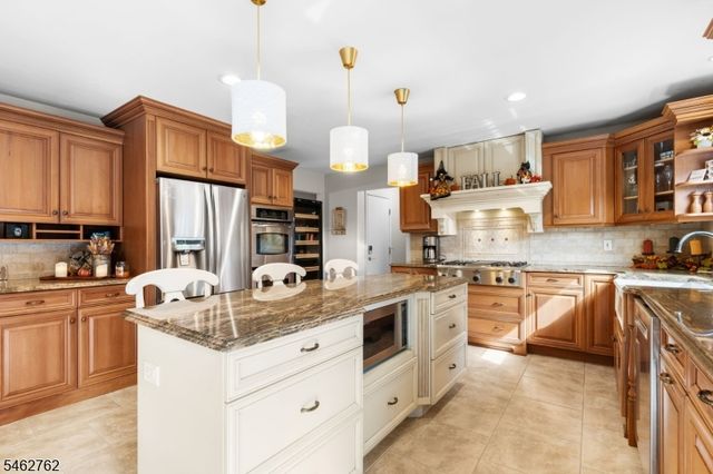 96 Carol Pl, Wayne Twp., NJ 07470