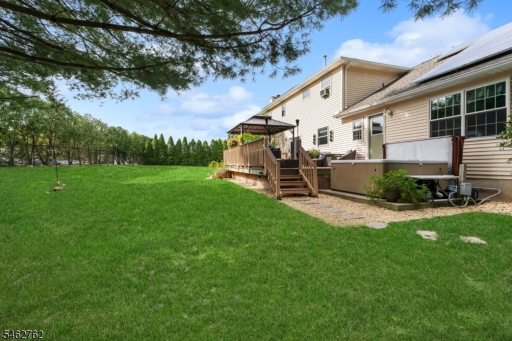 96 Carol Pl, Wayne Twp., NJ 07470 — photo 3