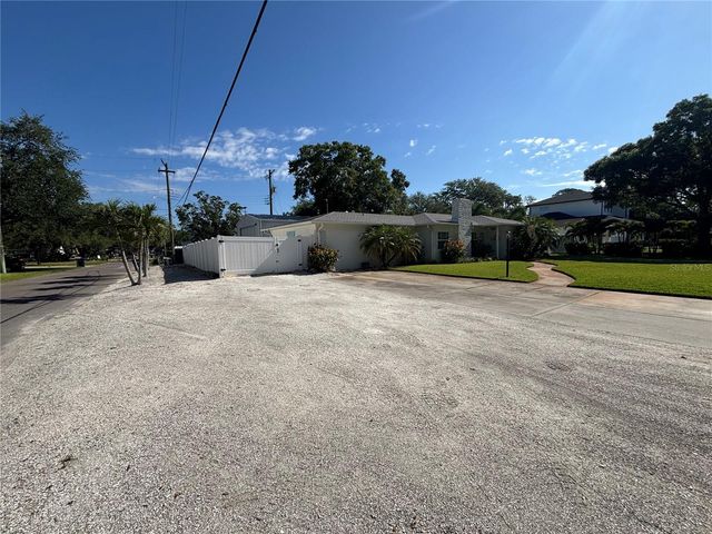 4805 W LEONA STREET, Tampa, FL 33629