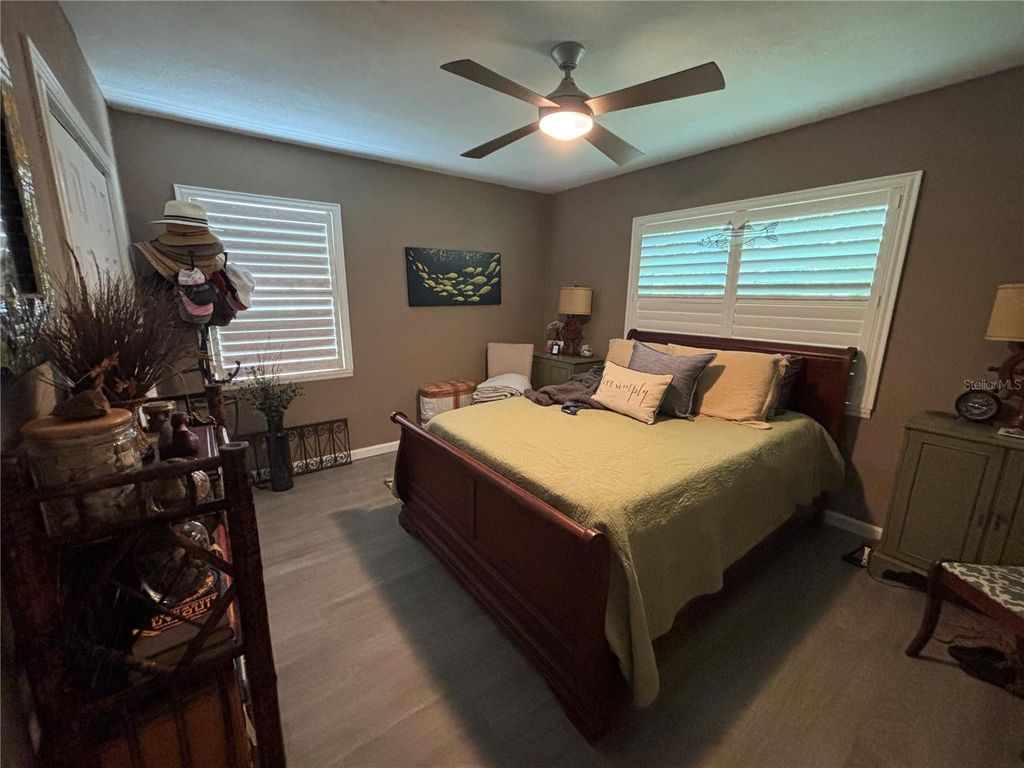 Image 20 of property listing at 4805 W LEONA STREET, Tampa, FL 33629