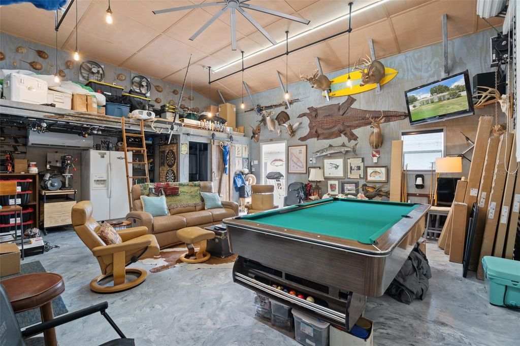 Image 29 of property listing at 4805 W LEONA STREET, Tampa, FL 33629
