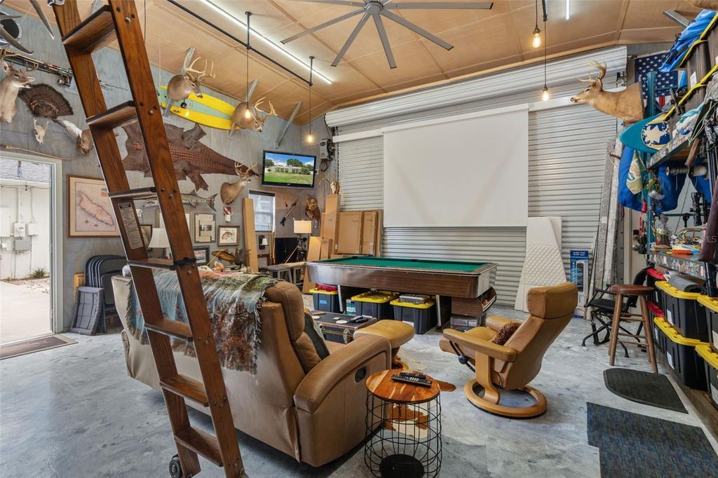 Image 31 of property listing at 4805 W LEONA STREET, Tampa, FL 33629