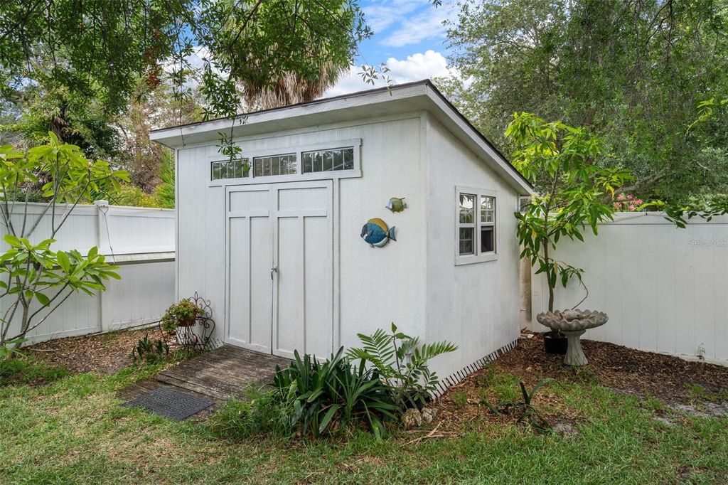 Image 32 of property listing at 4805 W LEONA STREET, Tampa, FL 33629