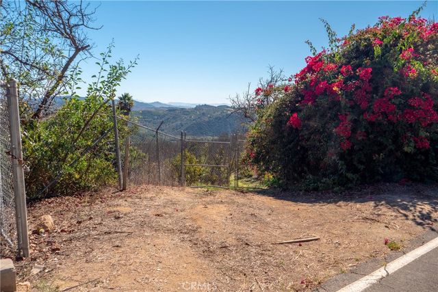 34 Los Gatos Road, Temecula, CA 92590