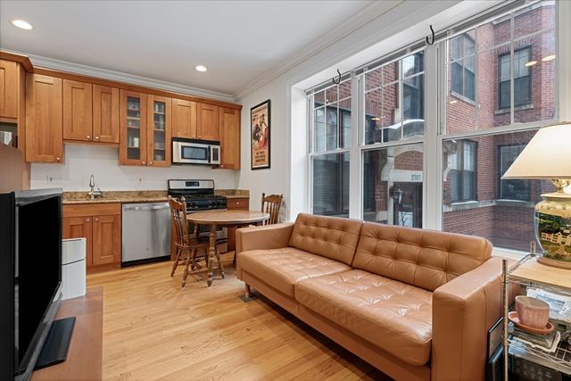 2707 N Mildred Avenue 1B, Chicago, IL 60614