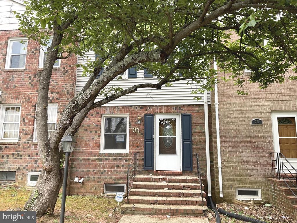 Image 1 of property listing at 37 WATKINS PARK DR #19, Upper Marlboro, MD 20774