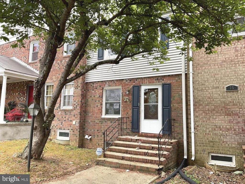 Image 2 of property listing at 37 WATKINS PARK DR #19, Upper Marlboro, MD 20774