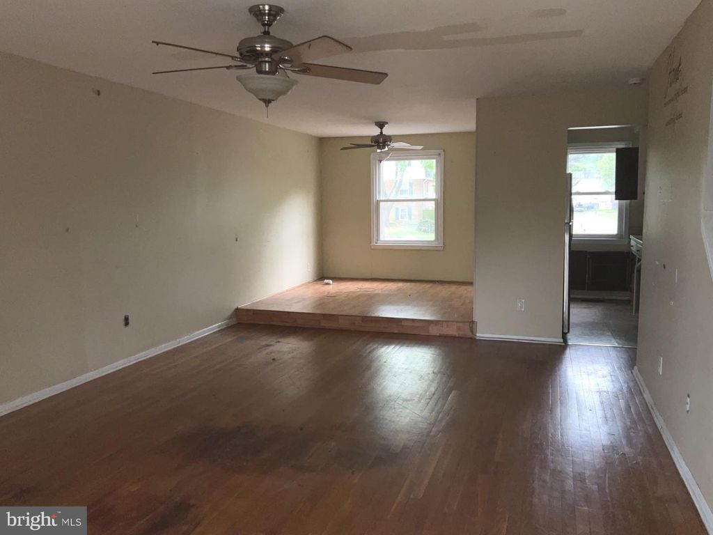 Image 4 of property listing at 37 WATKINS PARK DR #19, Upper Marlboro, MD 20774