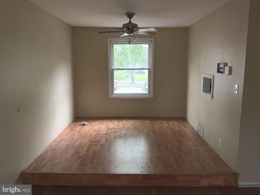 Image 5 of property listing at 37 WATKINS PARK DR #19, Upper Marlboro, MD 20774