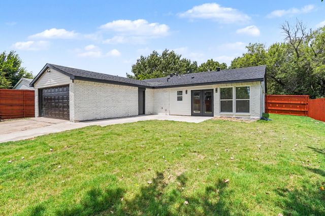2117 Montana Trail, Grand Prairie, TX 75052