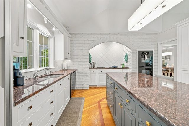 25 Laxfield Rd, Weston, MA 02493