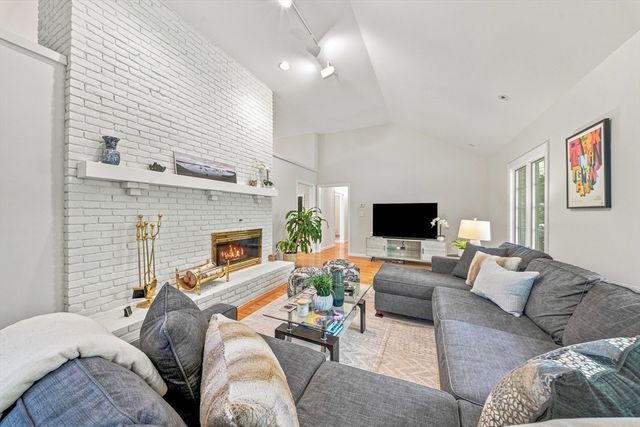 25 Laxfield Rd, Weston, MA 02493