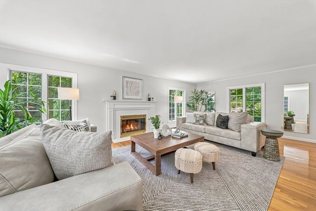 25 Laxfield Rd, Weston, MA 02493