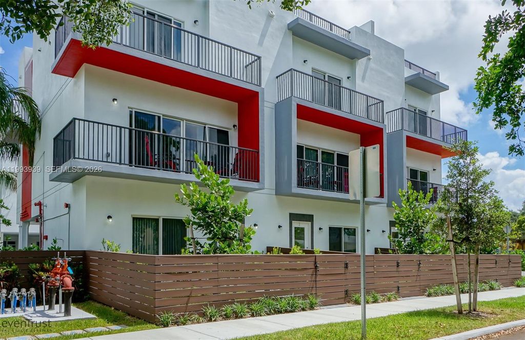 1813 Madison St 2, Hollywood, FL 33020